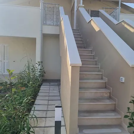 La Casa Red *